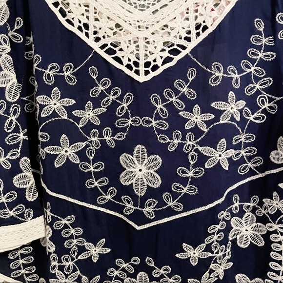 NWT Solitaire Top Women's Size XL Crochet-Trimmed Embroidered Navy Boho Poncho - Picture 12 of 14